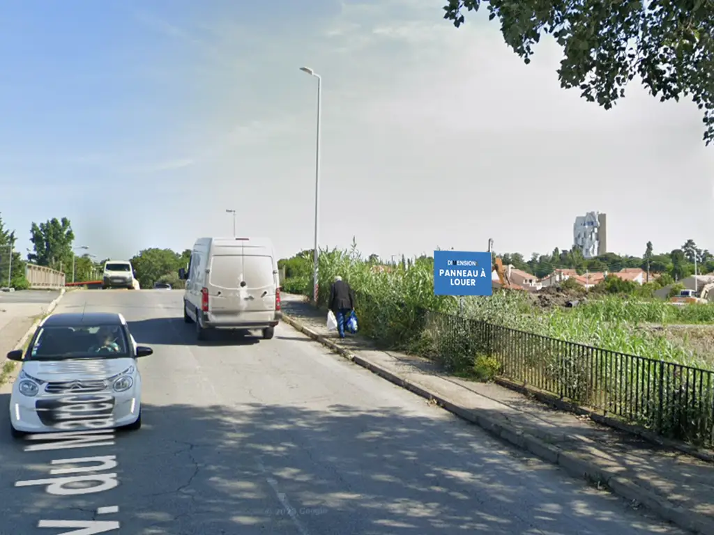 Panneau 1,5m² Av. du Maréchal Juin - Arles