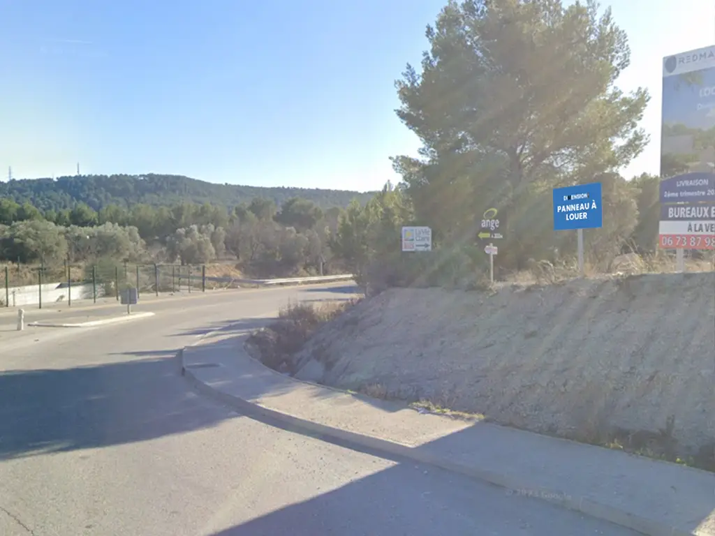 Panneau 1,5m² Rue des Petits Pins - La Fare les Oliviers