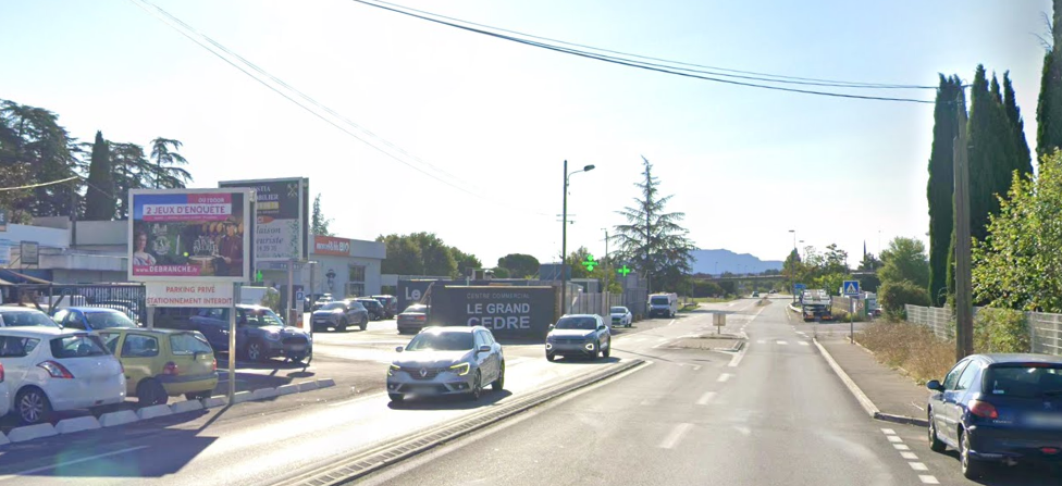 Panneau 4m² Gauche - Centre Cial LE GRAND CEDRE Route de Nice- Saint Maximin
